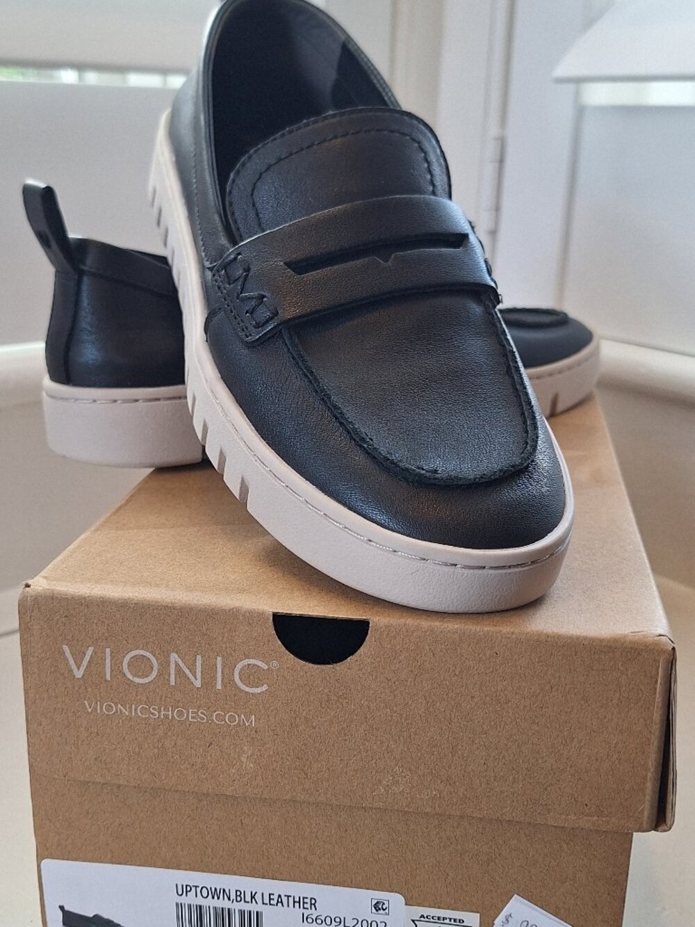 Vionic Uptown Loafers - Black 6.5M